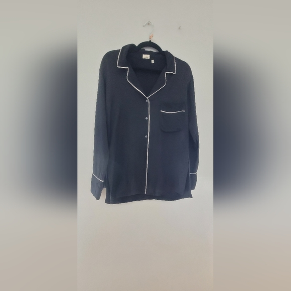 WILFRED Murol Satin Blouse (Black w/ White Piping) - Picture 7 of 7